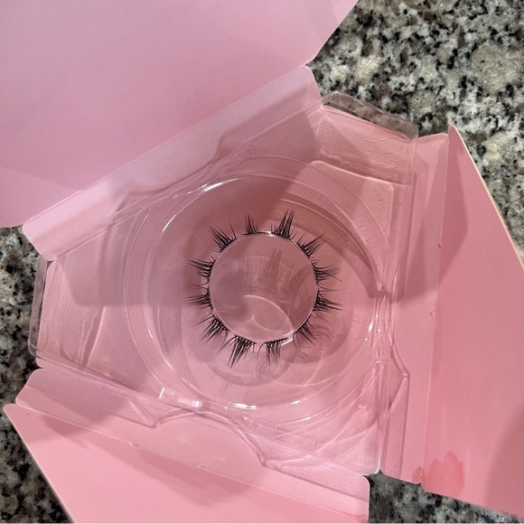 Calailis Individual Cluster Lash Pack 12 pcs NIB - Picture 3 of 4